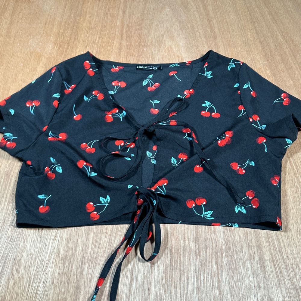 SHEIN Crop Top Women L Black Cherry Print Tie Front Short Sleeve Retro Summer
